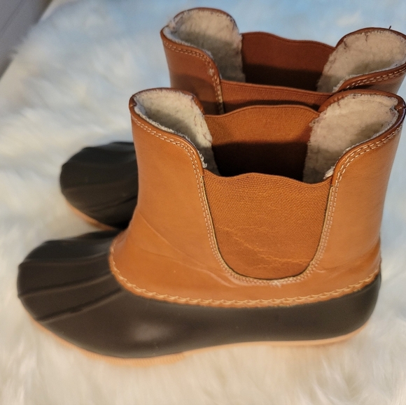 Outwoods Brown and Black Duck Boots - Picture 8 of 11